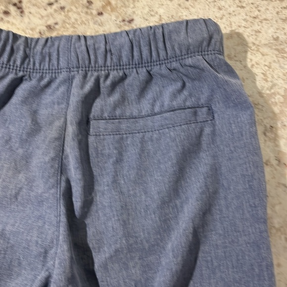 Boys Old Navy blue shorts. Size 10-12 (L)). - Picture 6 of 8